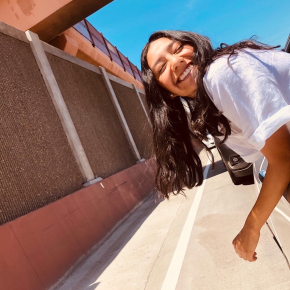 Meet your Posher, Alejandra - Picture 1 of 1